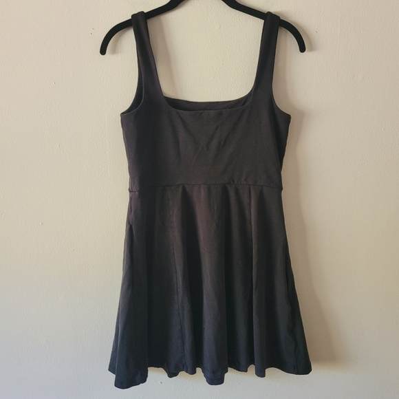 Beyond Yoga Charmed Mini Dress Medium Black Pockets Flattering Swing Casual - Picture 8 of 10